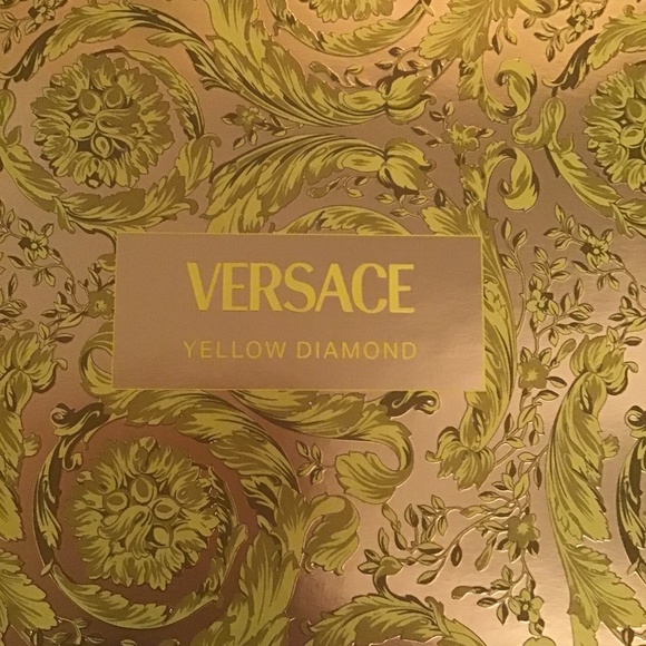 VERSACE Yellow Diamond 3pcs fragrance set with perfumed shower gel + body lotion - Picture 10 of 10